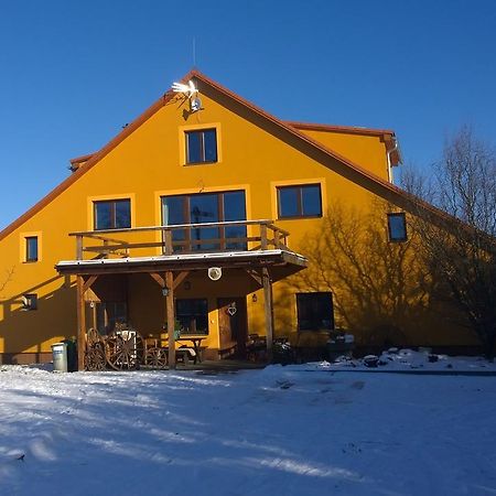 Penzion Eqilon Hotel Mělník Exterior foto